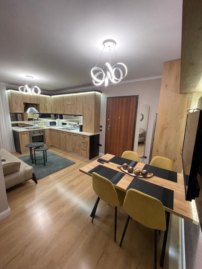 Superior 2Br Apartment Tirana Bagian luar foto