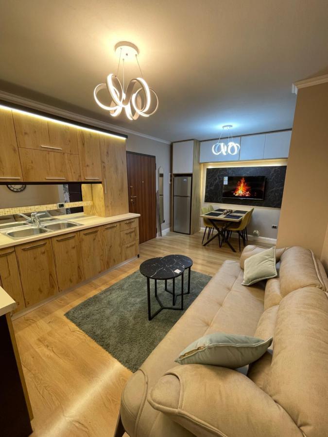Superior 2Br Apartment Tirana Bagian luar foto