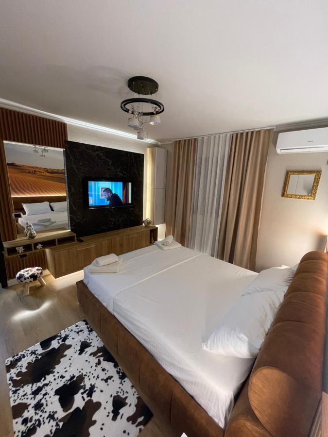 Superior 2Br Apartment Tirana Bagian luar foto