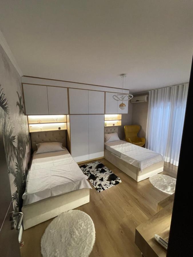 Superior 2Br Apartment Tirana Bagian luar foto